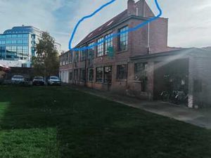 Bureau au centre-ville  facilement accessible en voiture.