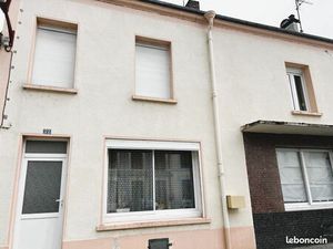 EXCLUSIVITE JOIGNY-SUR-MEUSE  Maison avec cour intérieure
