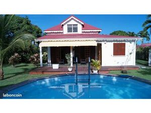 T3 entierement meuble + mezzanine- piscine - jardin - citerne tampon 1100 l- chauffe-eau s