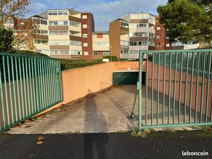 Parking sous-terrain résidence privée sécurisée Cabourg