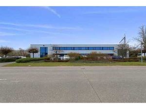 Bureau prêt à l'emploi à louer près de l'E313/E34 à Wommelg