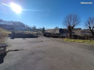 Maison en pierre avec corps de ferme