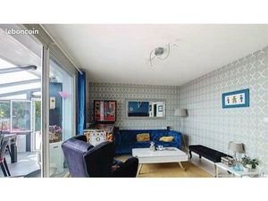 Maison dans bourg dynamique