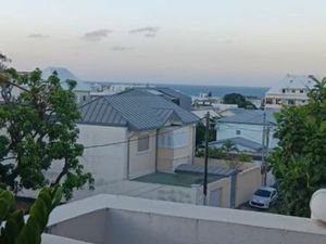 Appartement T6 Saint Denis prox. Centre 97400