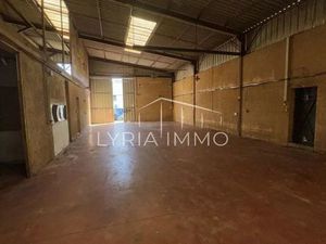 Local 350 m² Fréjus