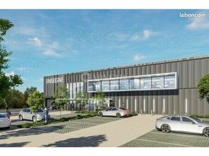 Local logistique 2 600 m²