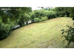 Beau terrain de loisirs constructible