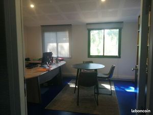 Location bureau 19 m² dans espace partagé