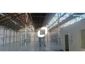 Local d'activité 210 m²