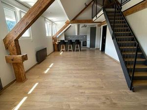 Superbe duplex rénové – 67 m² Loi Carrez / 91 m² au sol – Dernier étage – 2 places de park