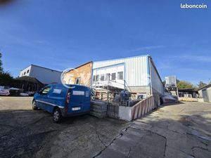 Local d'activité 600 m²