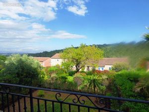 Charmant 2P avec terrasse + stationnement privatif + cave – Mougins-le-Haut