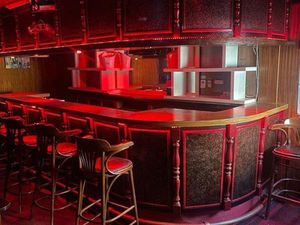 à vendre –bar de nuit fond de commerce   murs et licence iv incluse - châteauroux centre (