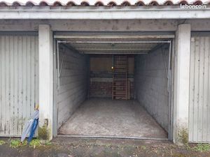 Garage rue Henri Montaut / Busca