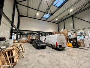 Local d'activité 1 524 m²