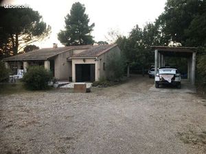 Villa individuelle 80m2  plus garage mitoyen 18m2 avec mezzanine 8m2 et fenêtres  plus abr