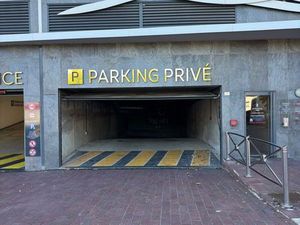 Parking couvert centre ville Mandelieu