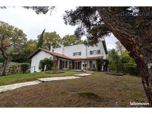 Maison 6 pièces 210 m²