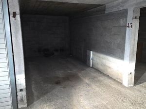 Vend parking Rue de Bègles/Sacré Coeur