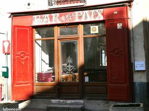 Local commercial à louer  65 m² face à la mairie