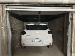 Garage à louer proche Caserne de Bonne / Stalingrad