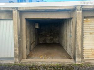 Garage / box à Grenoble