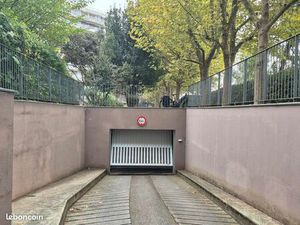 Lot de 3 parkings souterrains sécurisés - vincennes