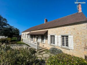 Exclusivité - Propriété 8 pièces - Élégance intemporelle et art de vivre en Centre-France