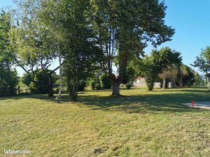 Beau terrain à bâtir plat et arboré – Secteur la Chapelle de la Tour/Bordenoud