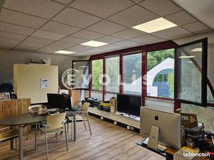 Bureaux 74 m²