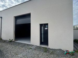 Loue local de stockage commercial 100M2