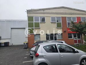 Local d'activité 379 m²