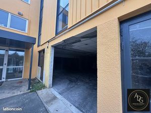 Local 525 m² Dourdan