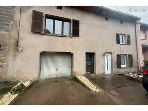 Maison avec jardin et garage