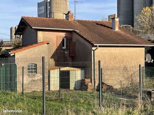 Maison 4 pièces 391 m²