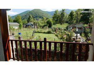 Maison à vendre dans le centre du village de Massat