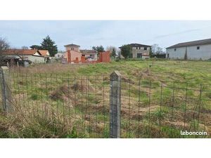 Terrain constructible a vendre 1050m2