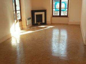 Appartement lumineux centre-bourg