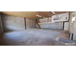Local d'activité 220 m²