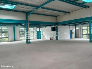 Local d'activité 458 m²
