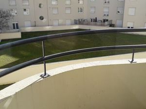 Opportunité investisseur-Appartement loué 30 m2 avec balcon plein sud +box-Reims