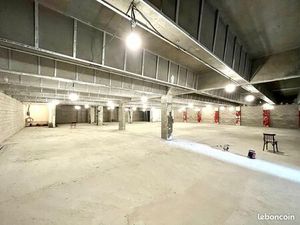 Local stockage entrepôt dépôt 400m²