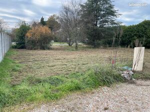 Part.vend terrain centre CASTELNAU DE MÉDOC