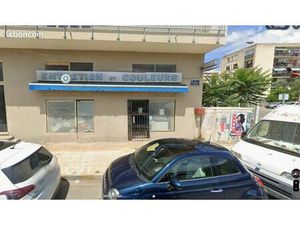 Local avec bureaux à louer