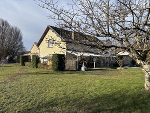 Foucherans  maison familiale authentique et chaleureuse