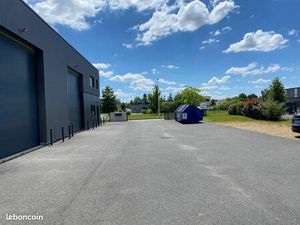 Local industriel 150 m²