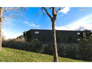 Terrain commercial / industriel emplacement numero 1