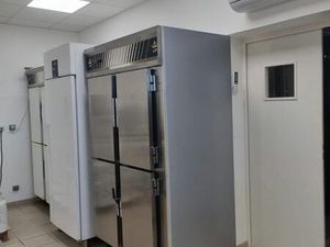 Local professionnel 200m2