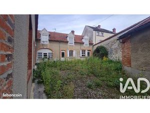 Maison 10 pièces 225 m²