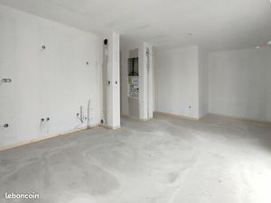 App. 2 p + balcon + parking BREUILLET CENTRE